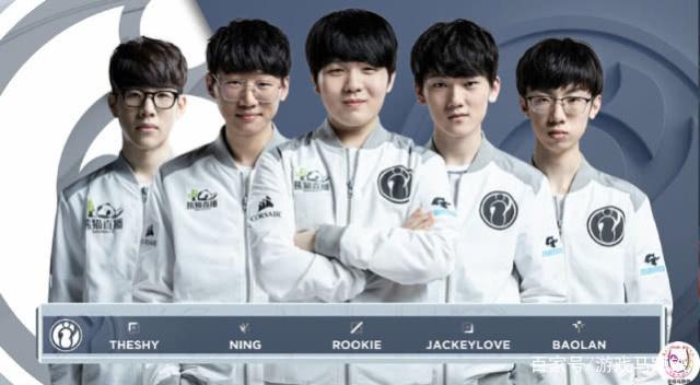 并搭配黑色 并搭配黑色